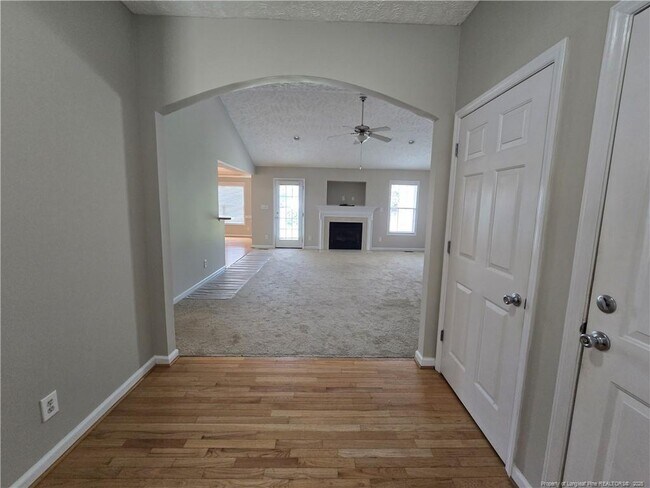 Foto del edificio - 1019 Canter Ln