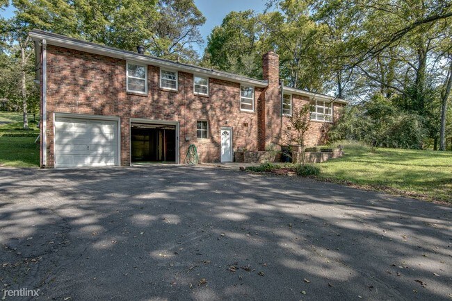 Building Photo - 6433 Bresslyn Rd