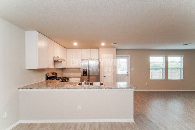Foto del edificio - ONE MONTH FREE RENT!! $5 APP FEES!!