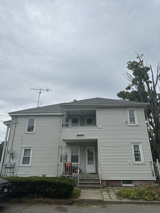 Building Photo - 178 8th St