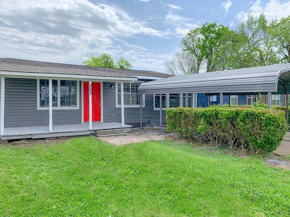Primary Photo - Gorgeous all renovated Home in Sweeney, TX!