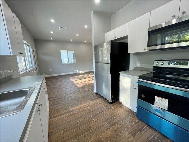 Foto del edificio - 4719 NW 15th Ct
