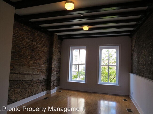 Building Photo - 108 Market St
