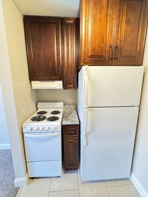 Building Photo - 1810 E St