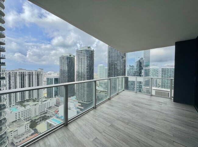 Building Photo - 1010 Brickell Ave