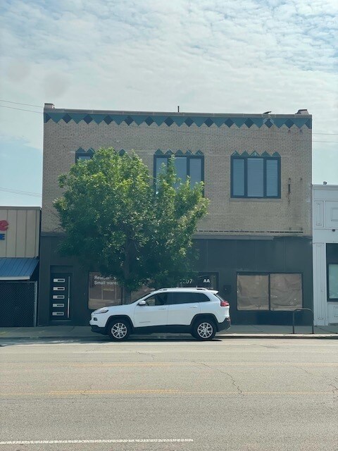 Foto del edificio - 5209 N Milwaukee Ave