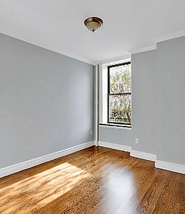 Building Photo - East 13th Street