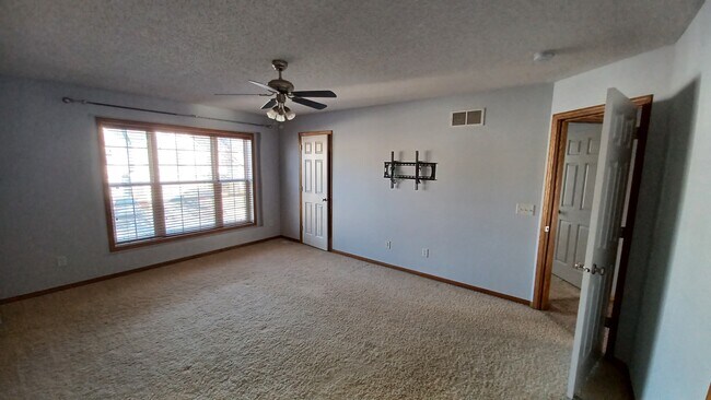Foto del edificio - 2119 St Johns Ct