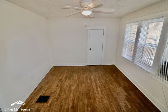 Building Photo - 527 Moro St