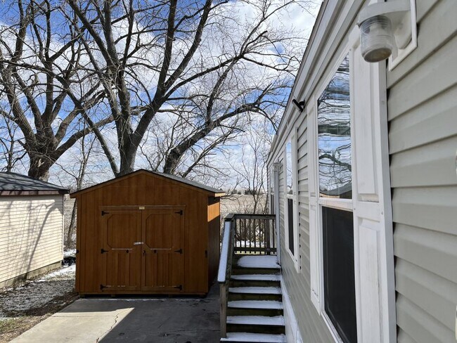 Foto del edificio - 32 Meadowlark Ln