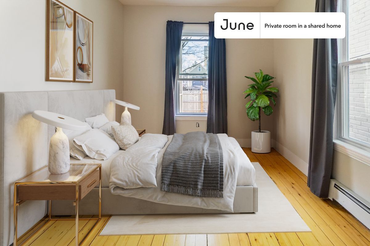 Foto principal - Room in Shared 3 bed/2 bath home