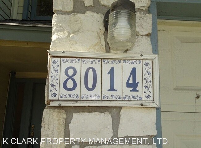 Building Photo - 4 br, 2.5 bath House - 8014 SUNSHINE TOWER DR
