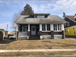 Building Photo - 6 Lewis Ave