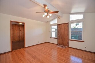 Building Photo - 6923 Cole Creek Dr
