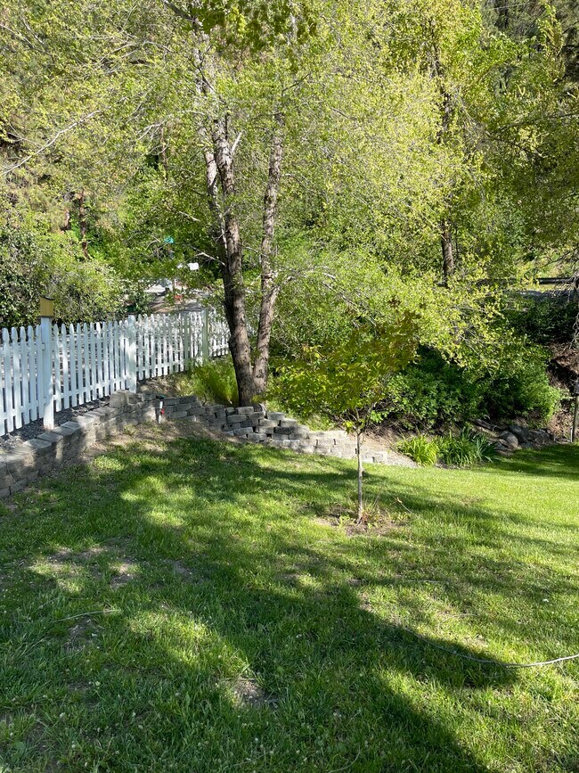 Building Photo - 15 Buck Run Ln