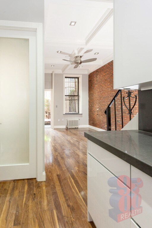 Foto del edificio - 564 Hudson St