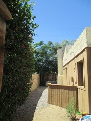 Foto del edificio - 74155 Candlewood St