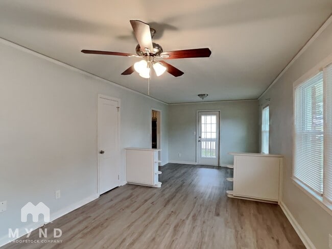 Building Photo - 837 Northview Dr