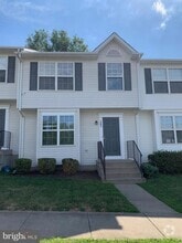 Building Photo - 105 Merrill Ct