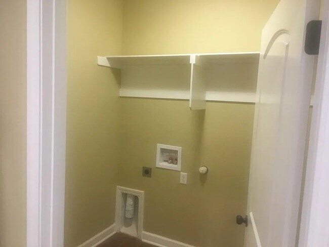 Foto del edificio - 200 S Elm St