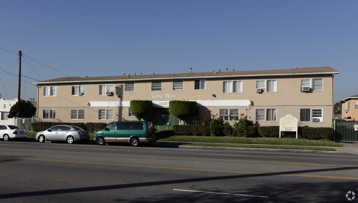 Primary Photo - Victory  Plaza Apartments