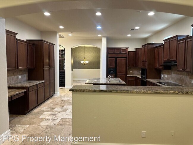 Foto del edificio - 4 br, 3.5 bath House - 12402 W Morning Vis...