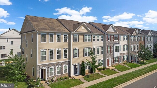 Building Photo - 25628 Pleasant Valley Rd