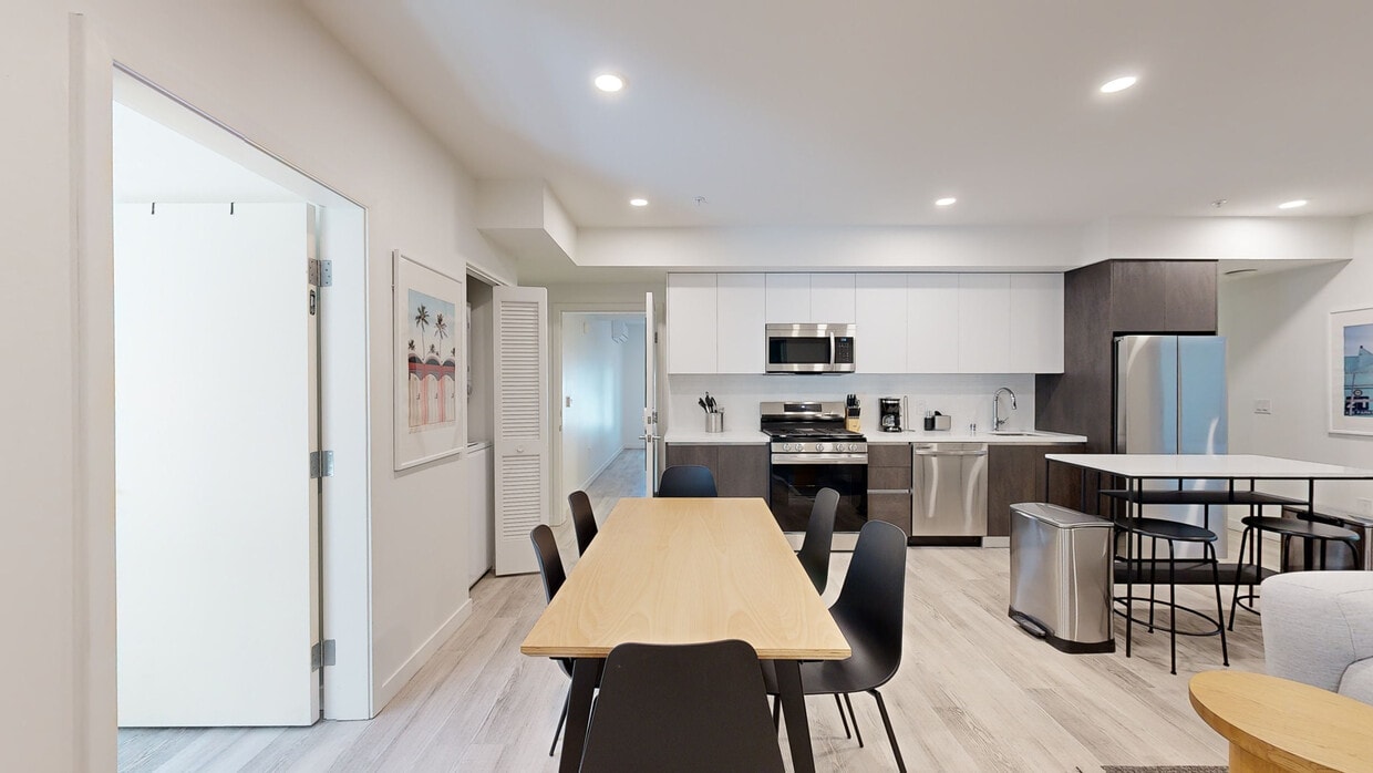 Photo - Solaire Venice Apartments