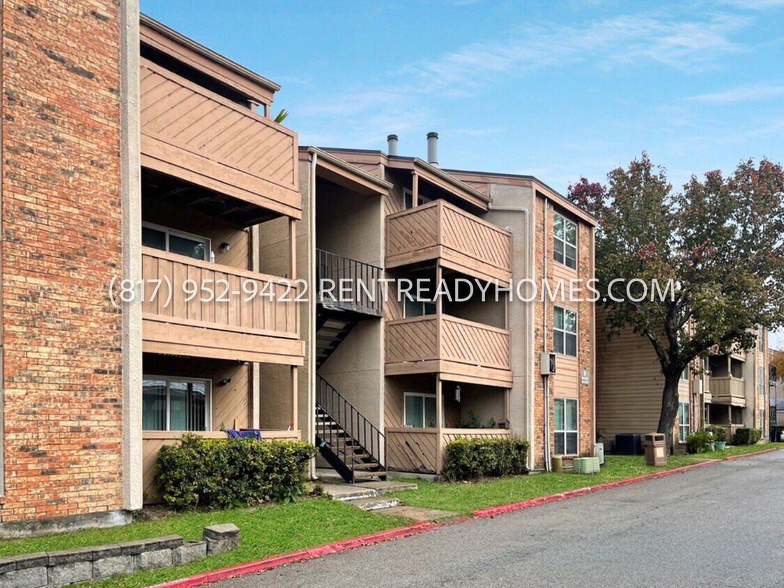 Photo - 8110 Skillman St #2074 - Pet Friendly 2 Bedroom Apartment for Rent in Dallas TX with Balcony Near No