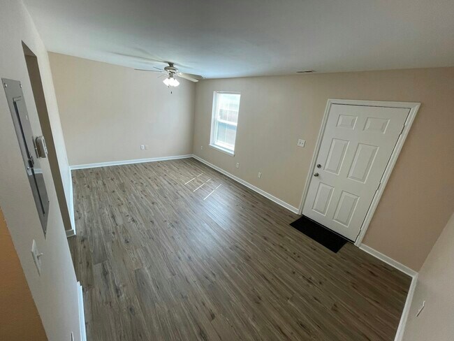 Foto del edificio - 3518 E Richmond Rd