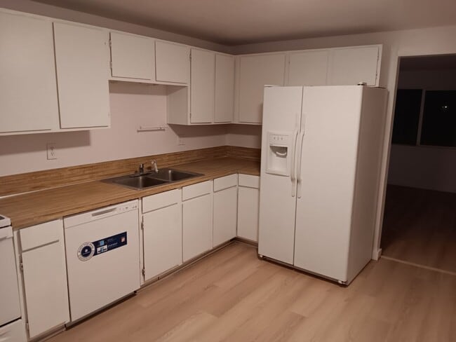 Building Photo - 4065 Amber Ln