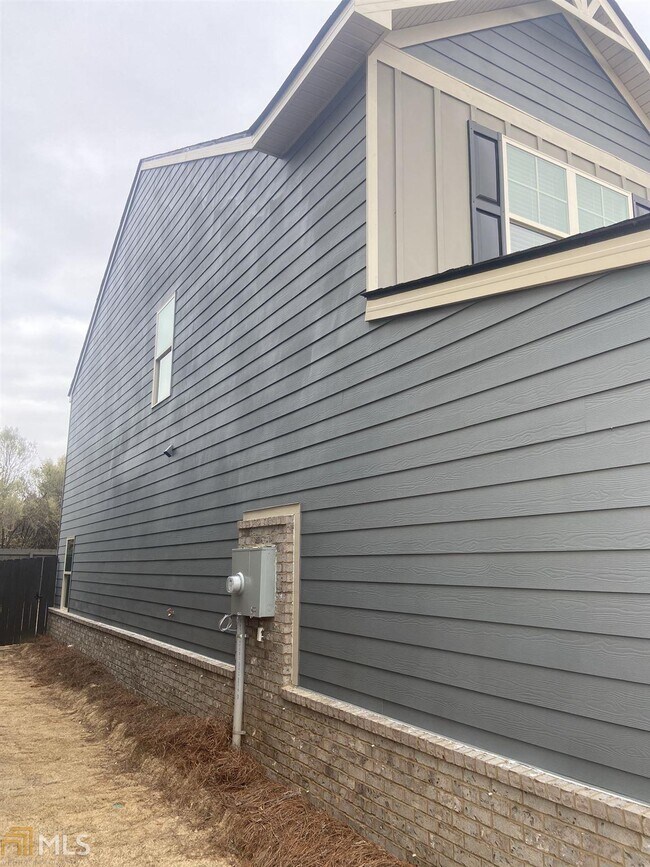 Building Photo - 5024 Pioneer Pkwy