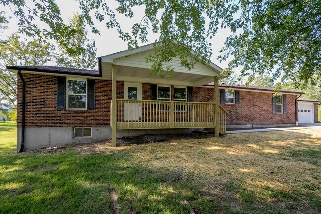 Building Photo - Single Family Home - Available For Rent!