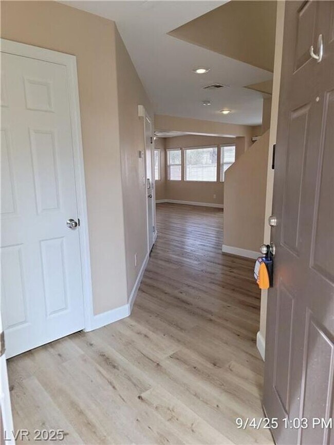 Foto del edificio - COMING SOON - Ready by End of April