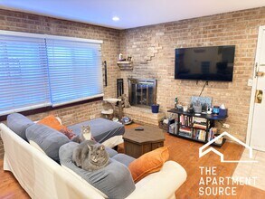 Building Photo - 715 W Diversey Pkwy