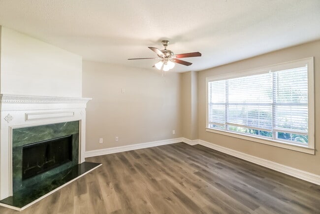 Building Photo - 17 Arbor Cove Dr