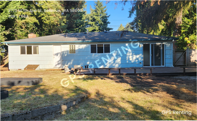 Building Photo - Convenient Location, Spacious Living & Top...