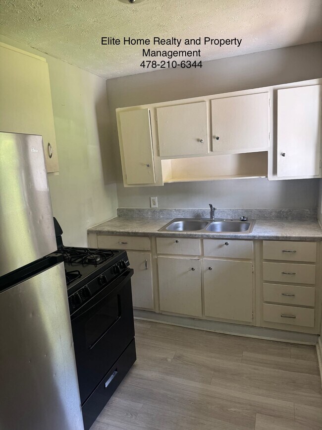 Foto del edificio - 3935 Spencer Cir