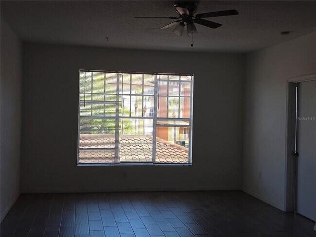 Foto del edificio - 5554 Metrowest Blvd