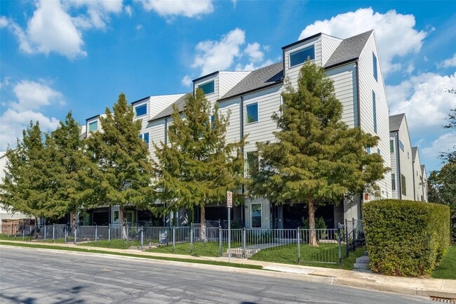 Photo - 1430 Grigsby Ave Townhome