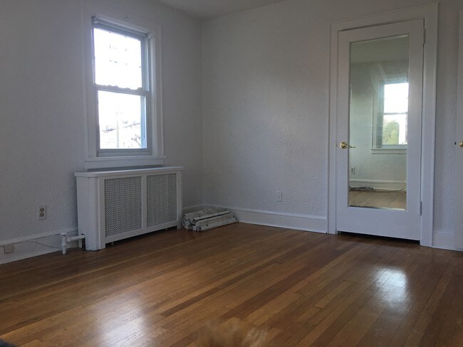 2nd bedroom - 44 Perry Ave