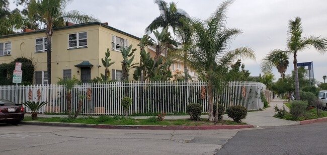Building Photo - 4770 Willow Brook Ave
