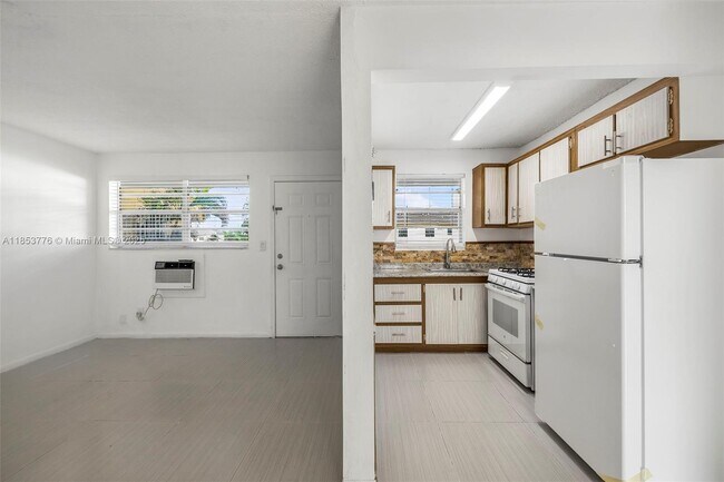 Foto del edificio - 2799 E 4th Ave
