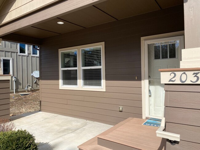 Foto del edificio - Updated single level 3 BR home in SE Bend ...