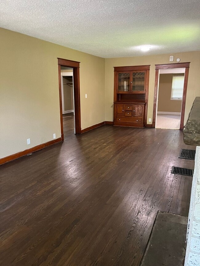 Building Photo - Cute 3 bedroom 1 Bath Home for rent!
