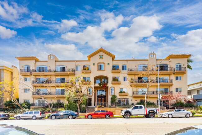 Exterior - 1255 Federal Ave