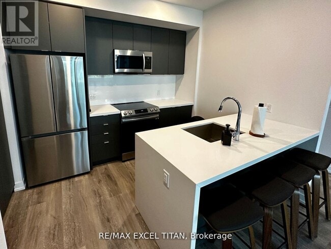 Photo du bâtiment - 415 Sea Ray Ave