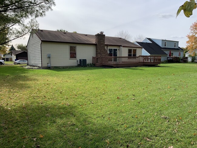 Building Photo - 179 Curly Smart Cir