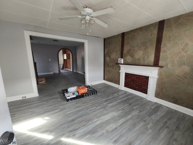 Building Photo - 241 Mercer St