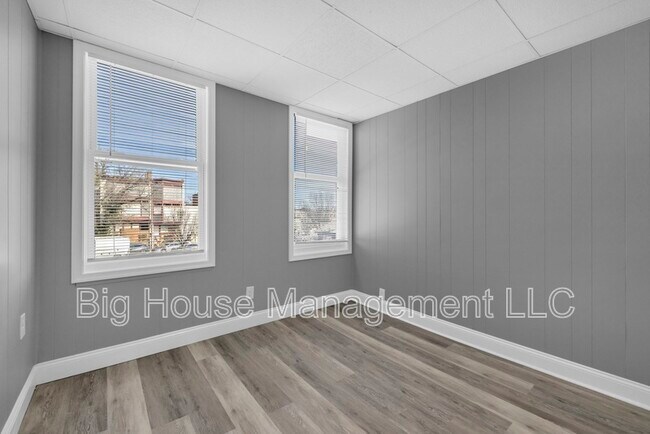 Foto del edificio - 1725 Hollins St